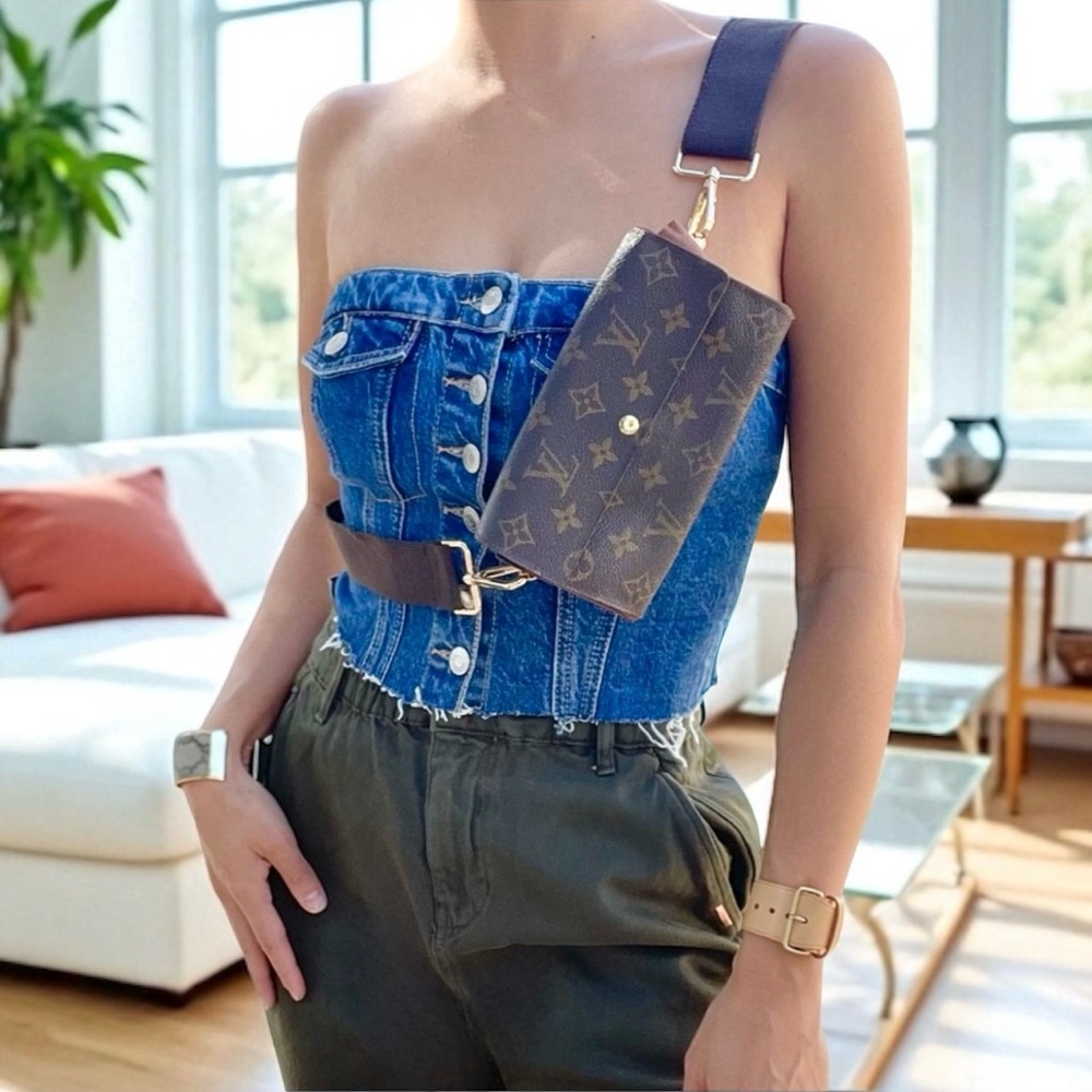 Louis Vuitton Monogram Sarah Wallet - Picture 8 of 14